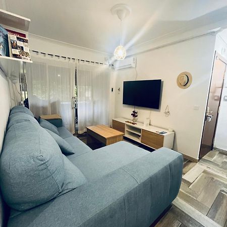 Lovely Rooms En Piso Compartido Sevilla Bagian luar foto