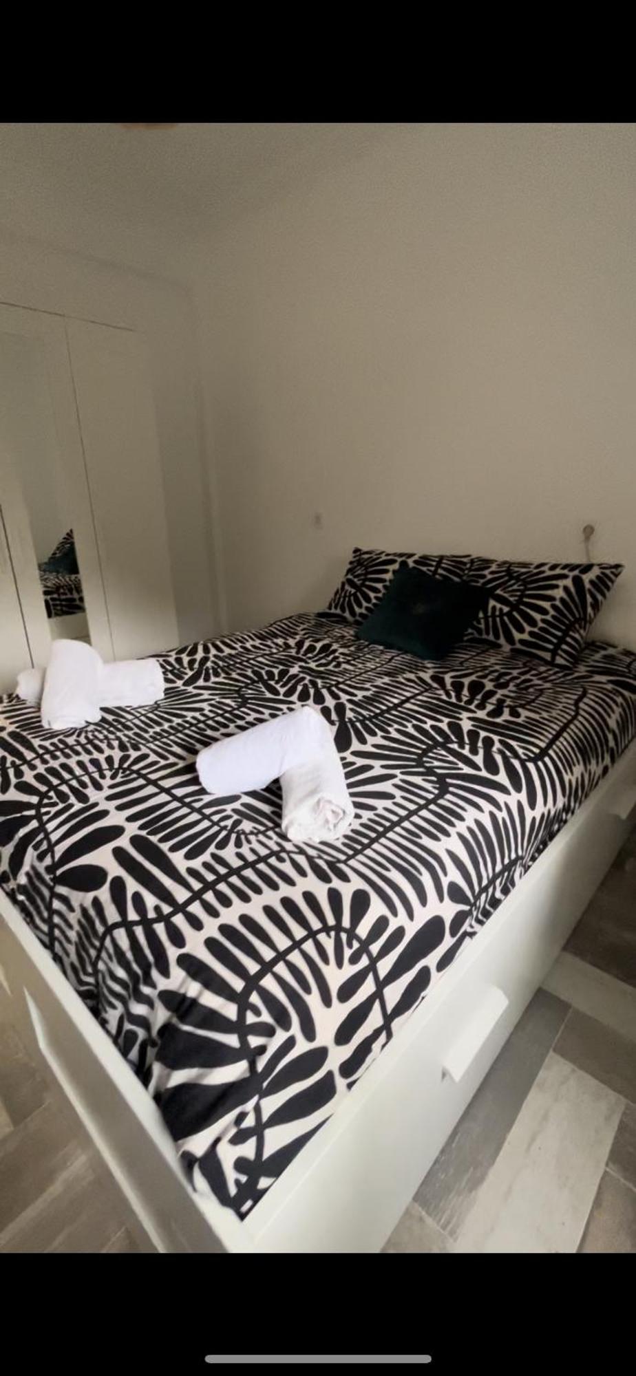 Lovely Rooms En Piso Compartido Sevilla Bagian luar foto